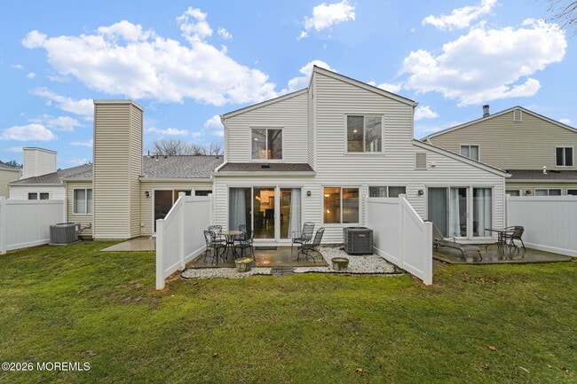 Building Photo - 83 Greenwood Dr