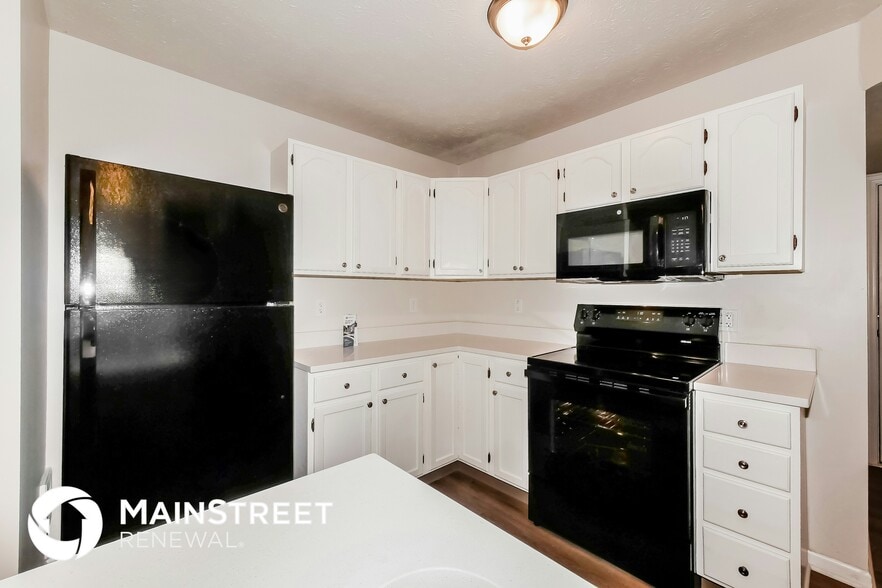 Building Photo - 6368 Titania Dr