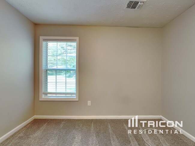 Building Photo - 1206 Oakland Dr