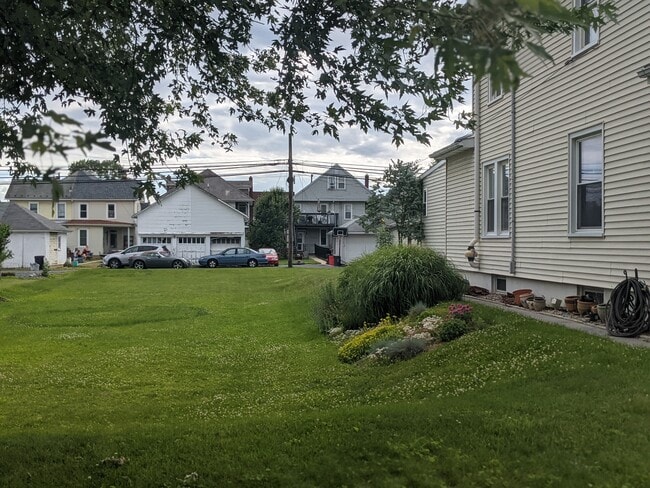 Primary Photo - 613 N Chestnut St