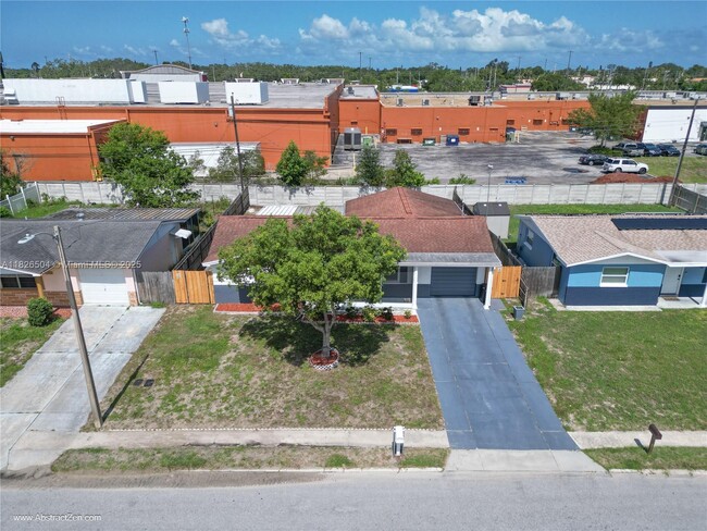 Building Photo - 3421 Cantrell