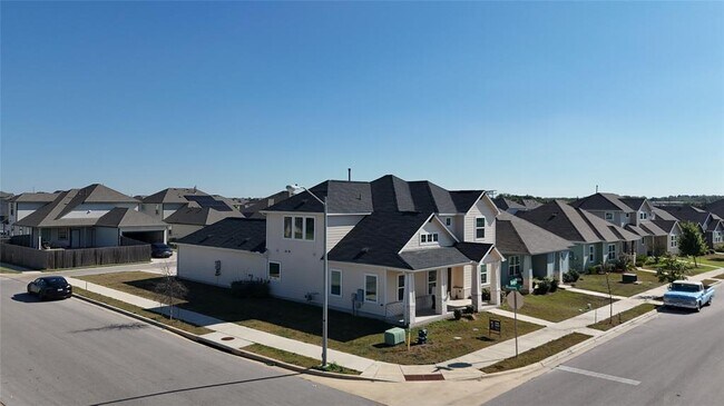 Building Photo - 200 Oldbridge Dr