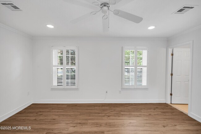 Building Photo - 9 Ambrose Ln