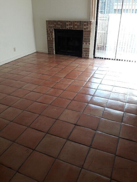 1 bedroom downstairs - 2227 Madison Dr