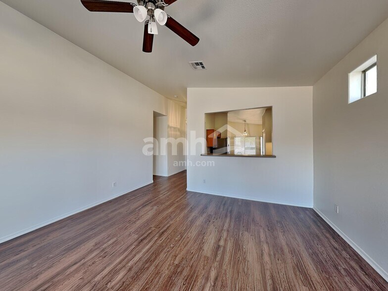 Building Photo - 7210 W Sunderland Ave