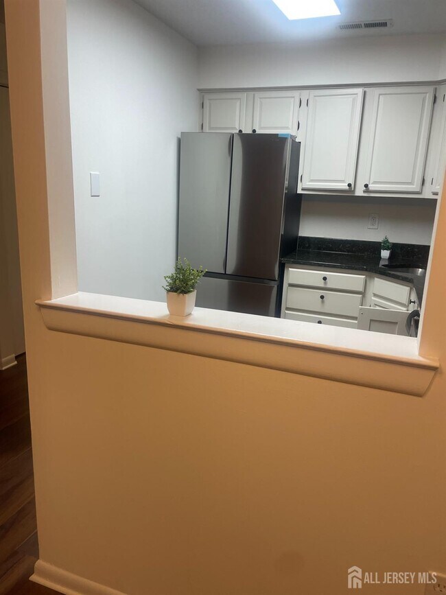 Building Photo - 1019 Ravens Crest Dr