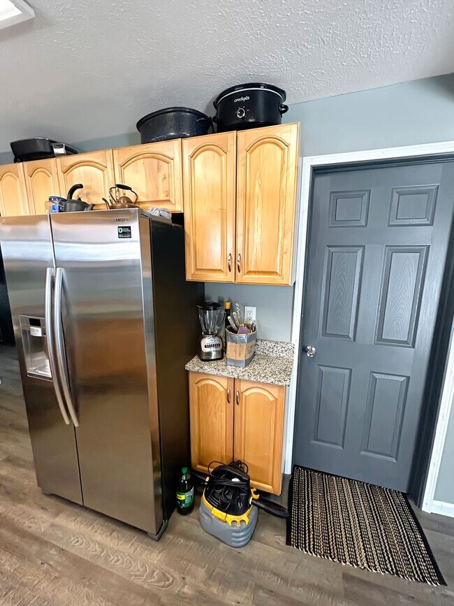 Building Photo - Charming 2-bedroom, 1-bath home in Oakdale, PA!