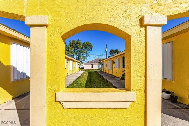 Building Photo - 1321 SE 8th Ave