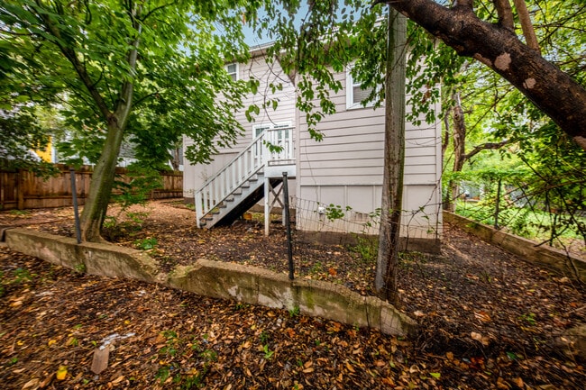 Building Photo - 2809 E 22nd St