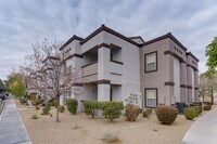 Building Photo - CHARMING FURNISHED 2 BEDROOM SHORT TERM RE...