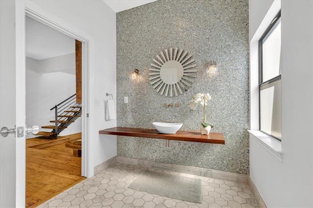 Building Photo - 9918 Coldwater Cir