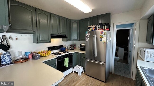 Building Photo - 228 Embleton Rd