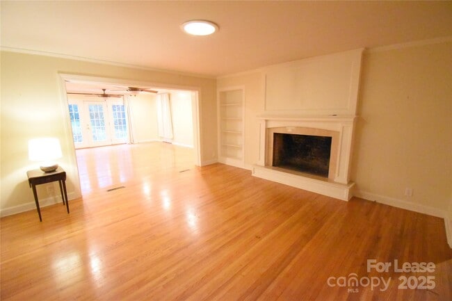 Building Photo - 640 Miramar St NE