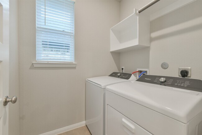 Building Photo - 17418 Rosette Grass Dr