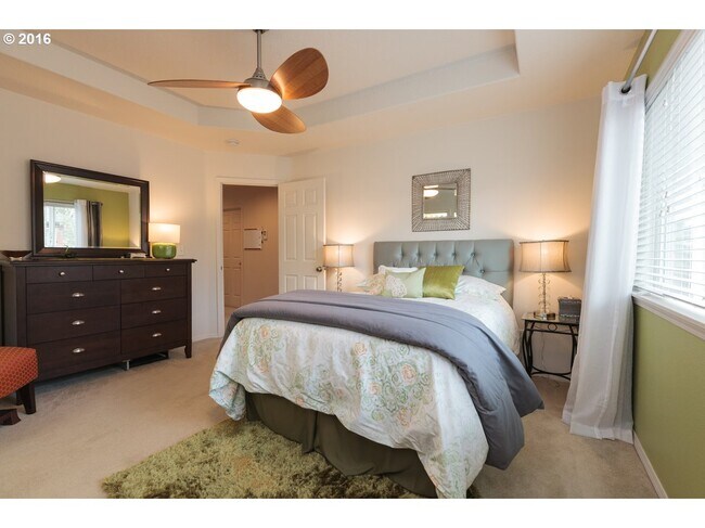 Primary Bed - 1120 SE Tamora Ave