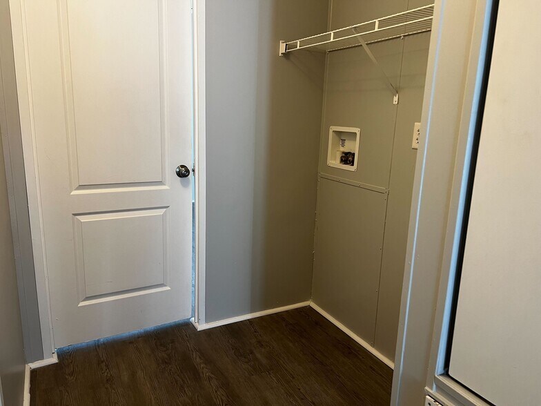 Building Photo - 709 N Collins Fwy