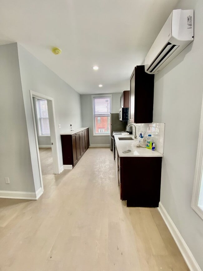 Building Photo - 1247 Snyder Ave