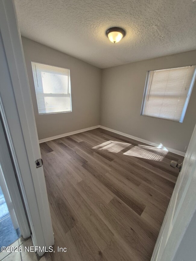 Building Photo - 10473 Pinehurst Dr