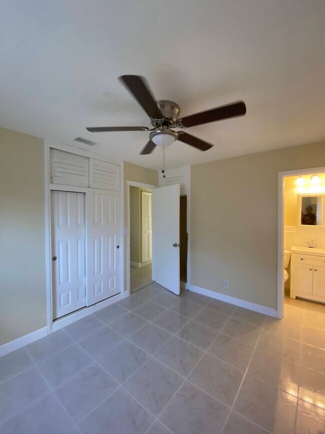 Building Photo - Beautiful 3-bedroom home located in Delray...