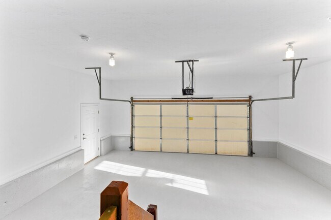 Building Photo - 5 Neff Dr