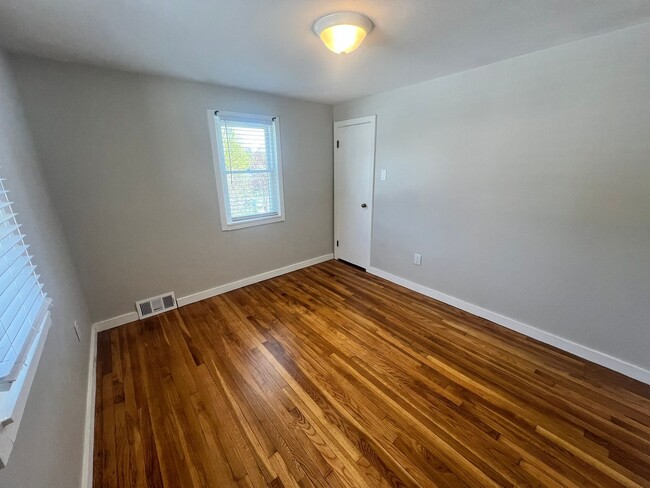 Building Photo - Single Family Ranch for Rent In Sixteen Ac...