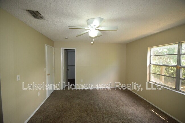 Building Photo - 1204 Honeytree Ln W
