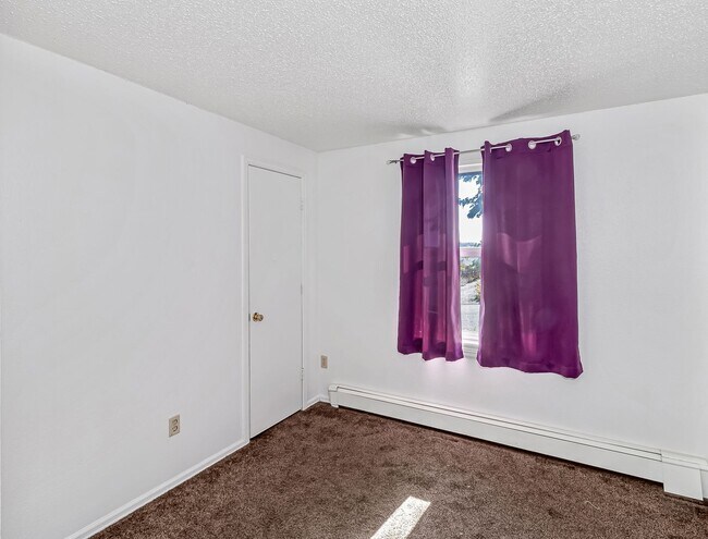 Building Photo - Charming 3-Bedroom Family Home in Orchard Mesa with Incredible Views!!!