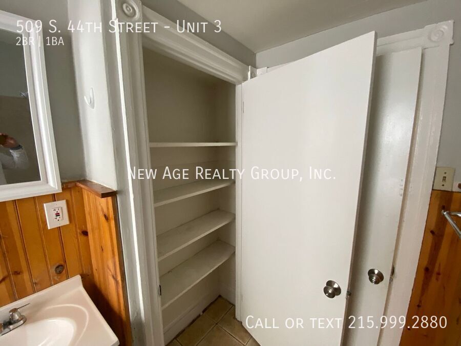 Building Photo - 509 S 44th St