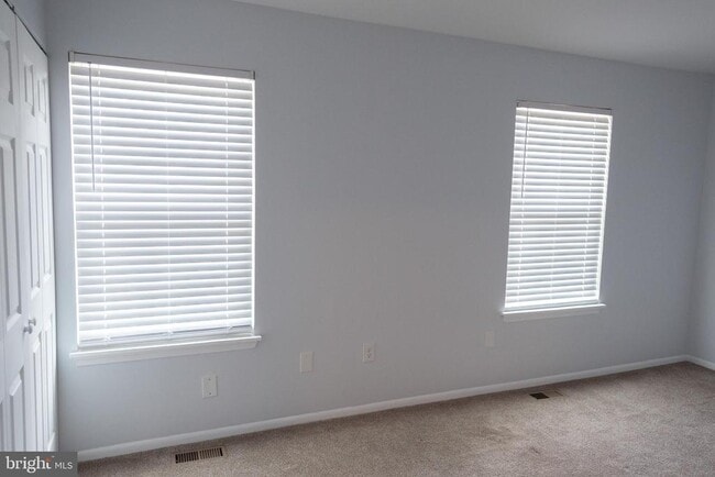 Building Photo - 615 Hemlock Ct