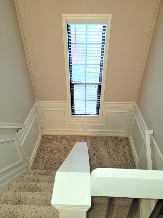 Building Photo - 1862 Beechwood Ave NE