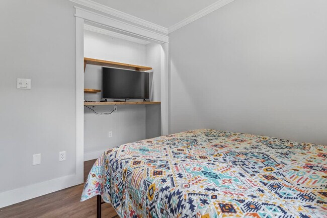 Building Photo - 9200 Pointe Aux Chenes Rd