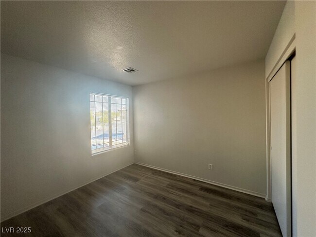 Building Photo - 2655 Amber Crest St