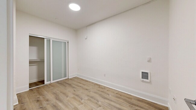 Building Photo - 727 Ellis St