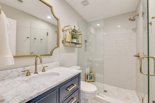 Building Photo - 12727 Cloud Mountain Crossing