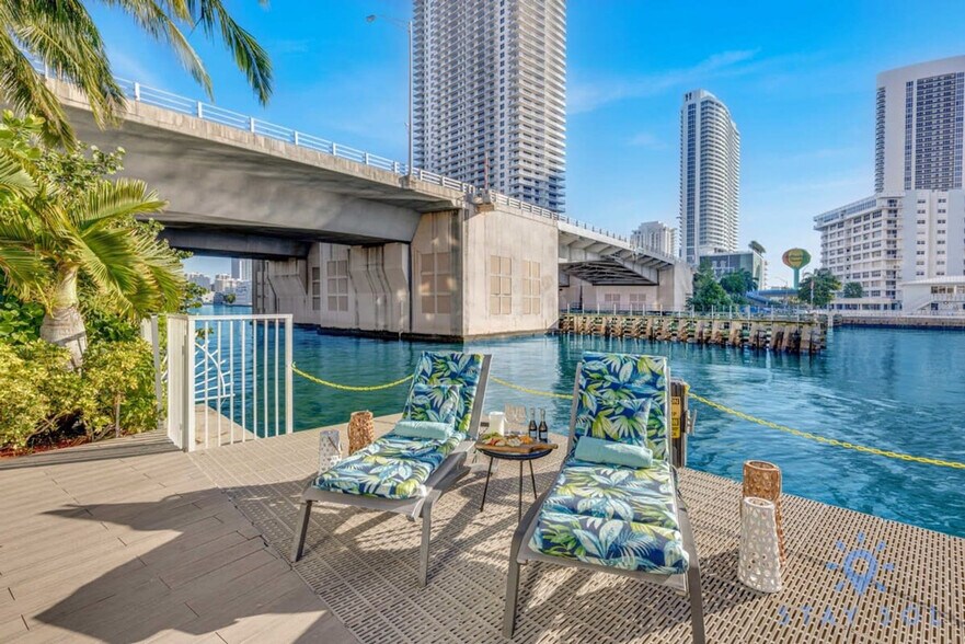 Building Photo - 2601 E Hallandale Beach Blvd
