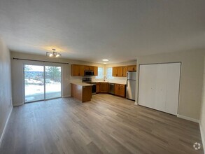 Building Photo - 1605 E Hartson Ave