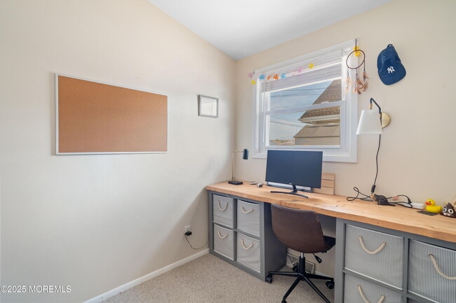 Building Photo - 825 Leeward Dr