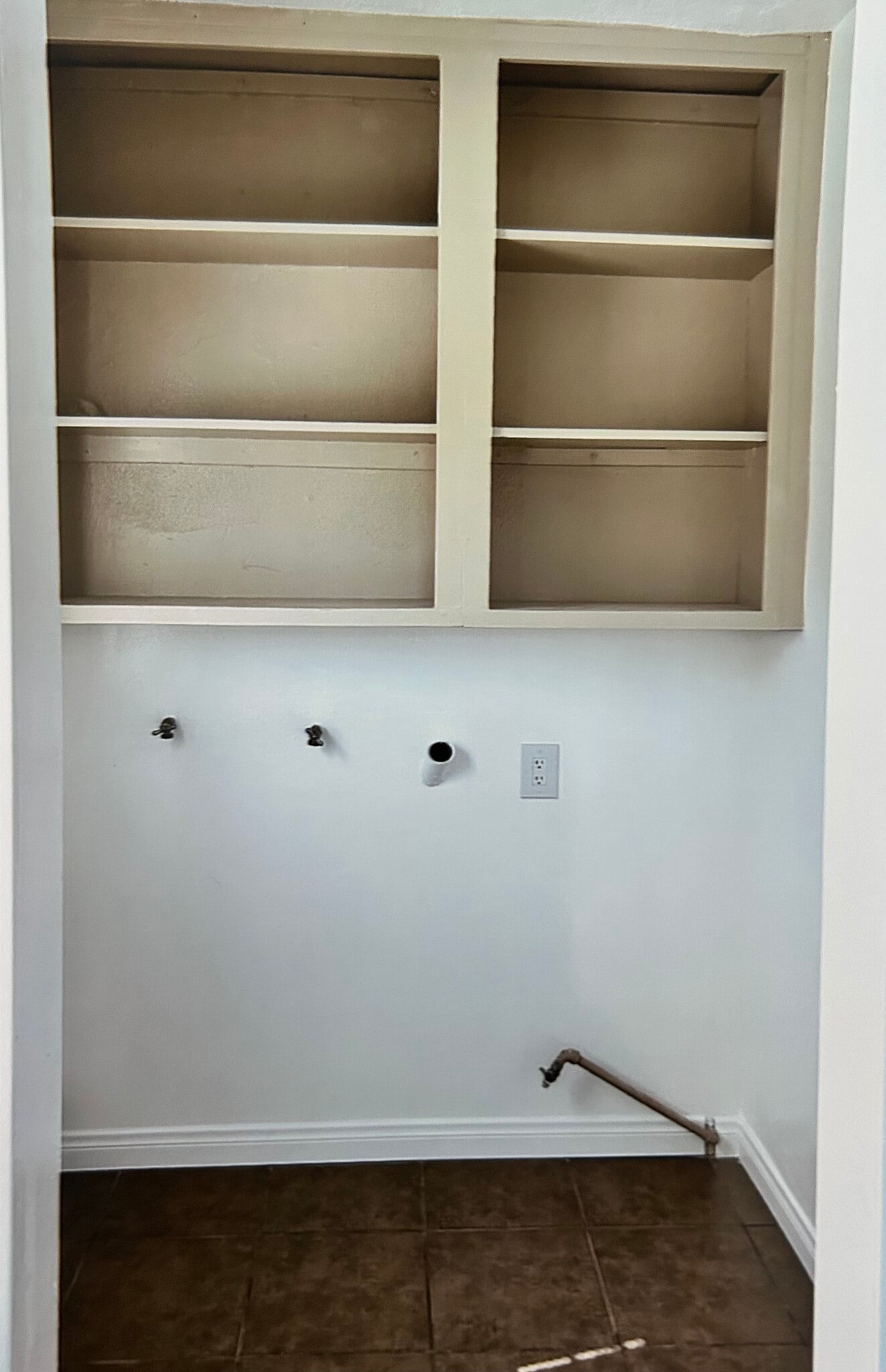 Laundry room - 4539 W 167th St