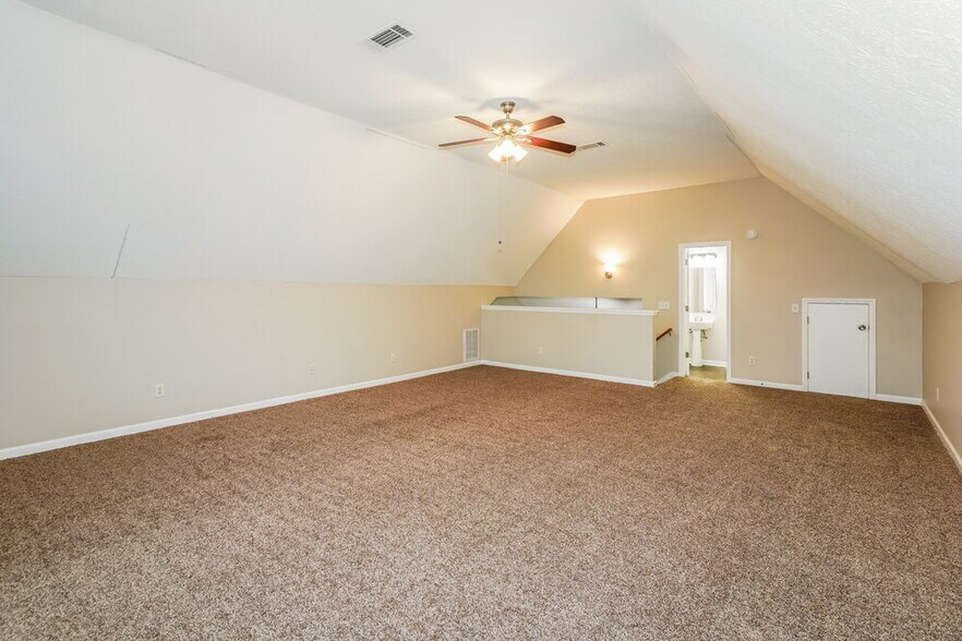 Building Photo - 7036 Hickory Pass Ln