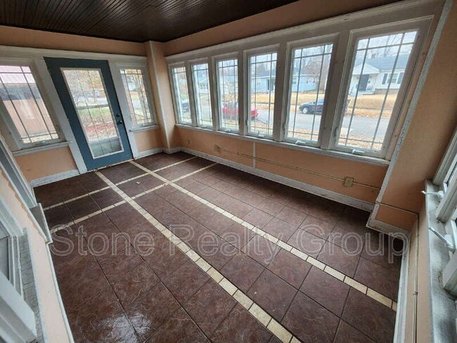 Building Photo - 235 S 24th St