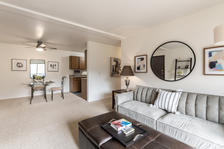 Primary Photo - Chestnut Hills Apartments