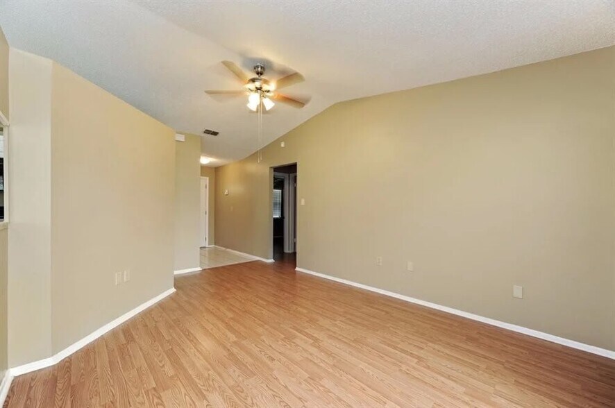 Building Photo - 8529 Hunters Fork Loop