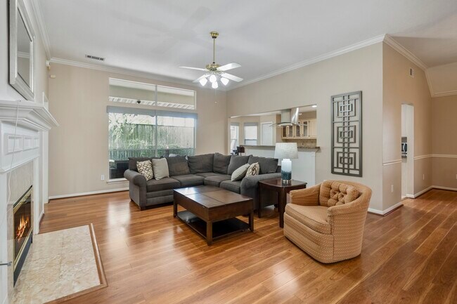 Building Photo - 9631 Bavaria Dr