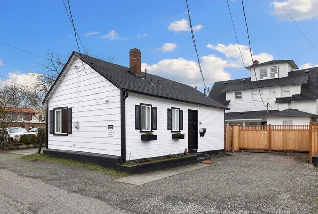 Building Photo - 120 4th Ave N