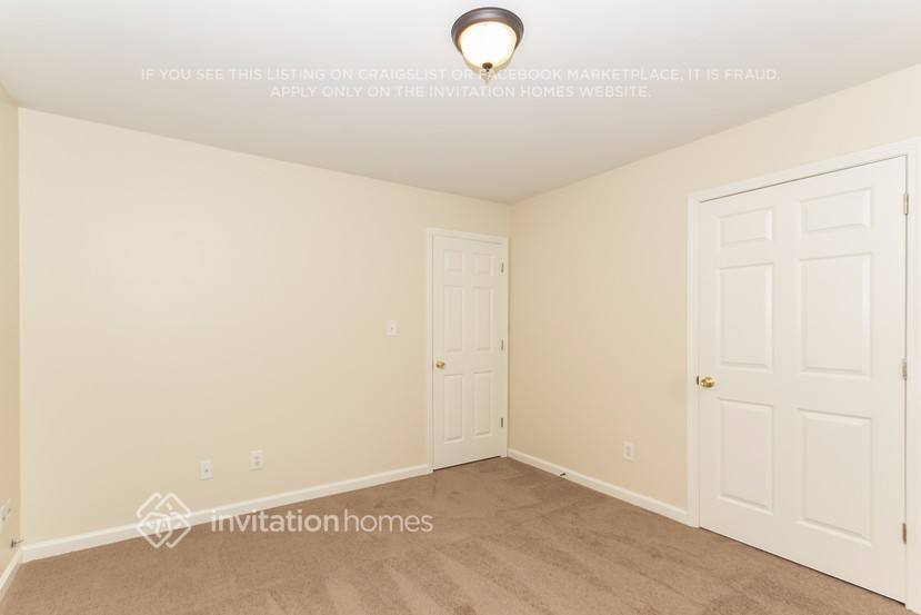 Building Photo - 7004 Glen Valley Way