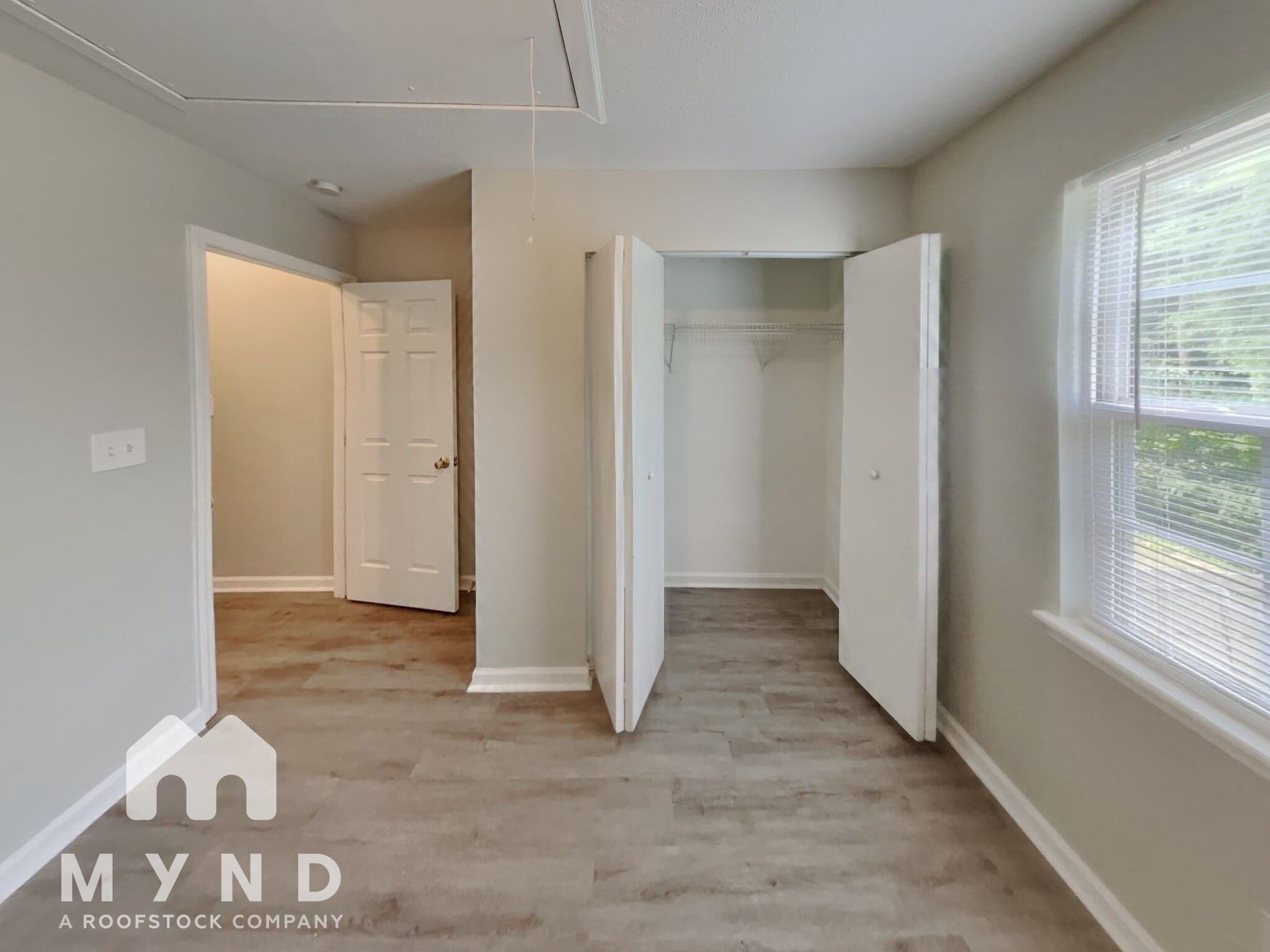 Building Photo - 217 Gladstone Dr