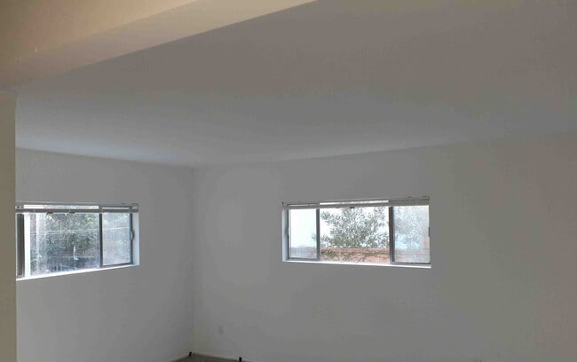 large 1 bedroom - 1514 Penmar Ave