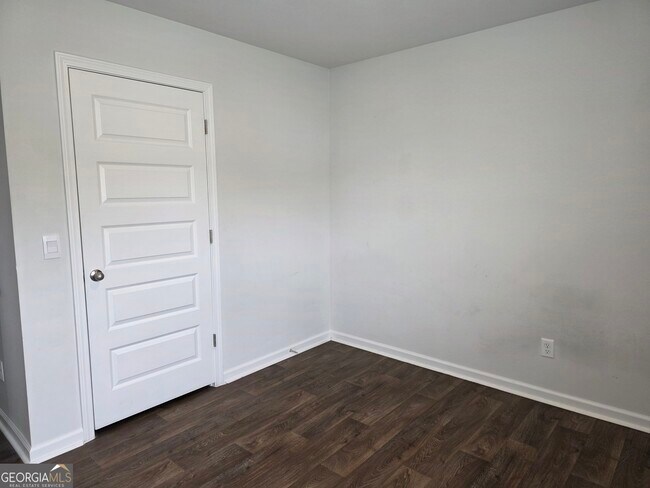 Building Photo - 100 Ponderosa Lp