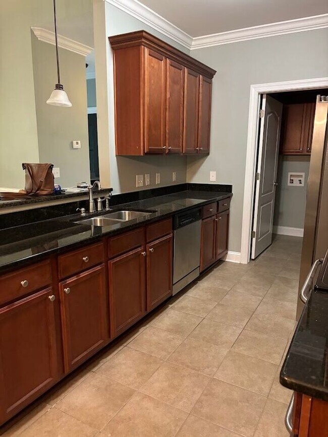 Building Photo - 89 Gallery Dr