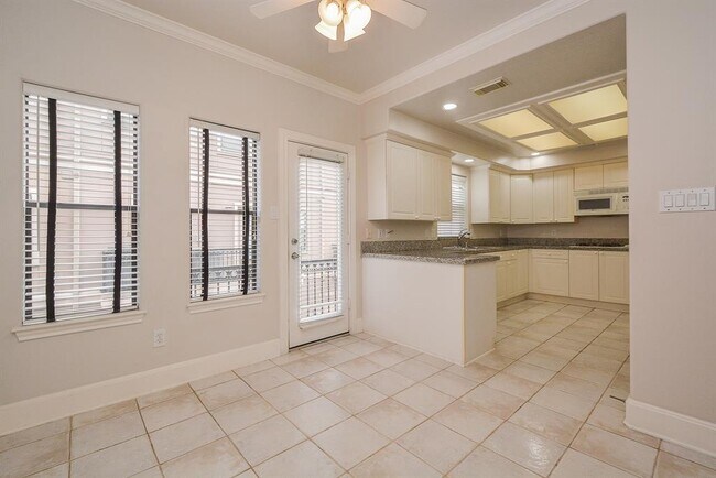 Building Photo - 2422 Dorrington St